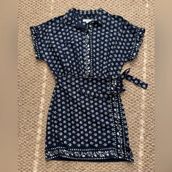 EUC! Ann Taylor Weekend Collection Petaled Wrap Shirtdress | Size 8 - Picture 9 of 9